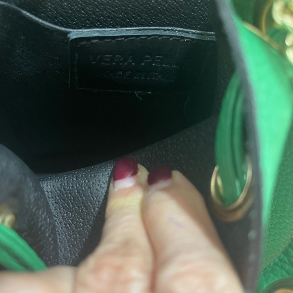 Elegant Green Mini Bucket Bag with Gold Accents - Picture 3 of 4